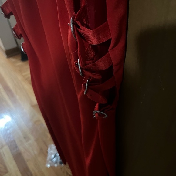 Holiday party 👗 - Picture 5 of 5